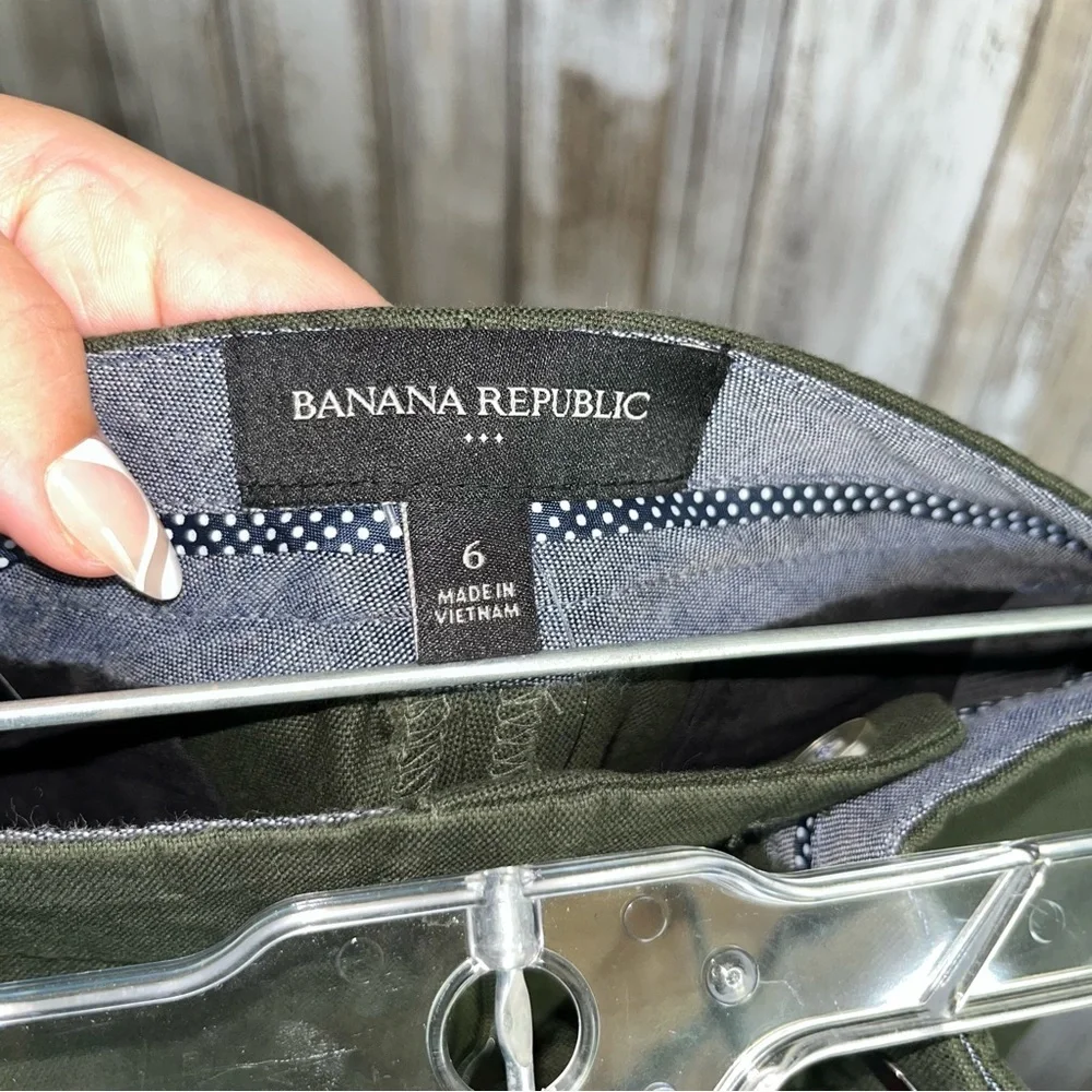 NWT Banana Republic Dark Green Latch Button 5” Inseam Shorts - Picture 5 of 6